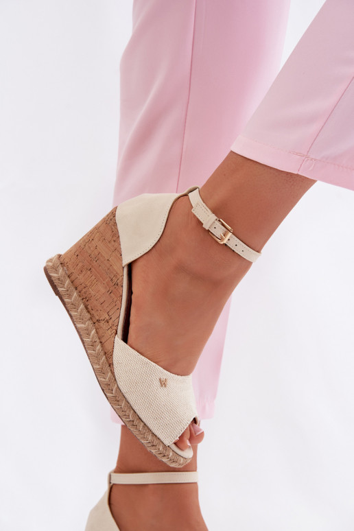 Damensandalen mit einer Plattform Mit Zopf INrangler 20261086.06V elfenbeinfarbe