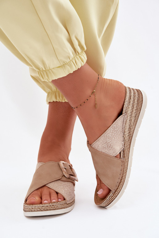 Damenhausschuhe mit einer Plattform dekorieren mit Schnallen Inblu RV000012 braune Farbe