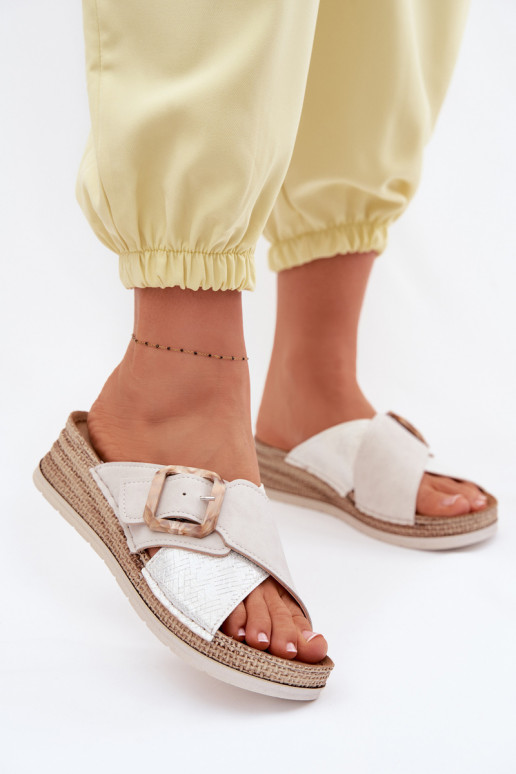 Damenhausschuhe mit einer Plattform dekorieren mit Schnallen Inblu RV000012 elfenbeinfarbe