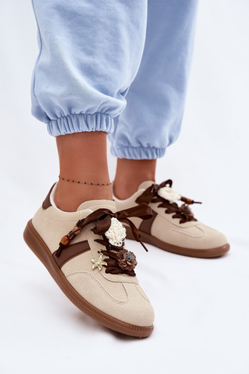 Lelora sandfarbene Sneakers für Damen mit schönen Details 2