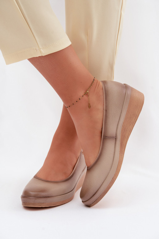 Haut Schuhe Feminin mit einer Plattform Vinceza 39987 Beige
