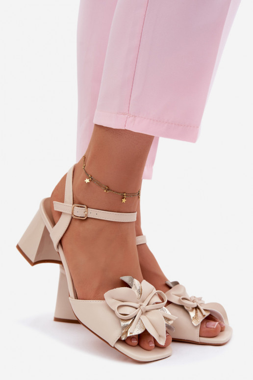 Damen-Sandalen mit hohen Absätzen Mit Dekorationen Eine Blume Vinceza 20283 Beige