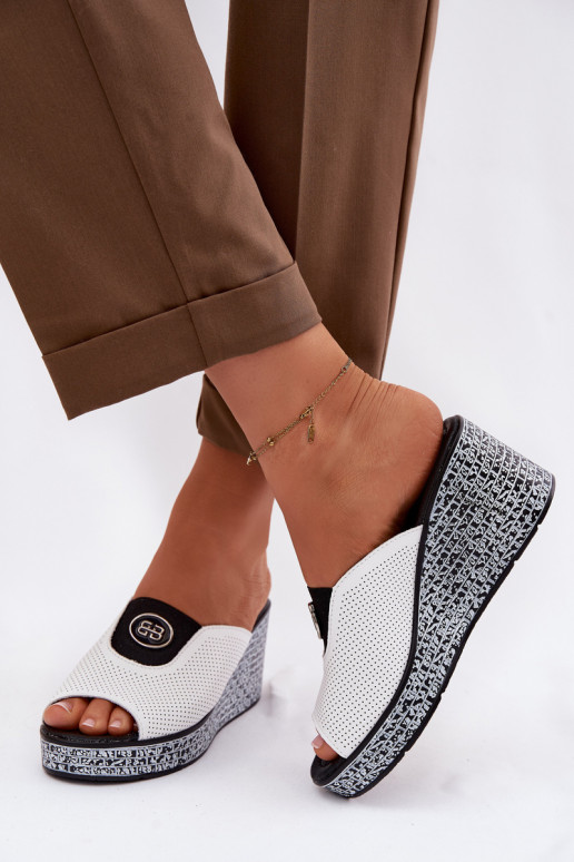 Lederhausschuhe mit einer Plattform mit Ornamenten S.Barski LR61-7011 Zueiße Farbe