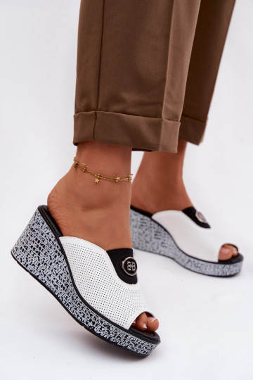 Lederhausschuhe mit einer Plattform mit Ornamenten S.Barski LR61-7011 Zueiße Farbe 2