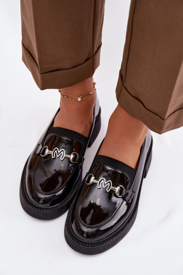 Haut Lackierte Mokassins Feminin Mit Dekorationen Detalem Vinceza 39985 schZuarze Farbe