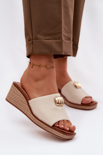 Damenhausschuhe mit einer PlattformImitacją Plecionki Sergio Leone KL325 Beige 2