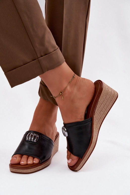 Damenhausschuhe mit einer PlattformImitacją Plecionki Sergio Leone KL325 schZuarze Farbe