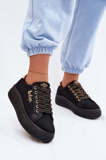 Freizeitschuhe mit einer Plattform Lee Cooper LCIN-26-44-4476 schZuarze Farbe