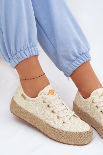 mit Spitzenmotiven lässige Schuhe Espadrilles mit einer Plattform Lee Cooper LCIN-26-31-4328 Beige