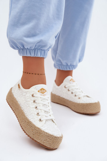 mit Spitzenmotiven lässige Schuhe Espadrilles mit einer Plattform Lee Cooper LCIN-26-31-4326 Zueiße Farbe
