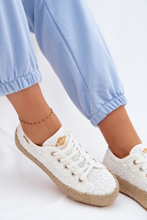 mit Spitzenmotiven lässige Schuhe Espadrilles mit einer Plattform Lee Cooper LCIN-26-31-4326 Zueiße Farbe