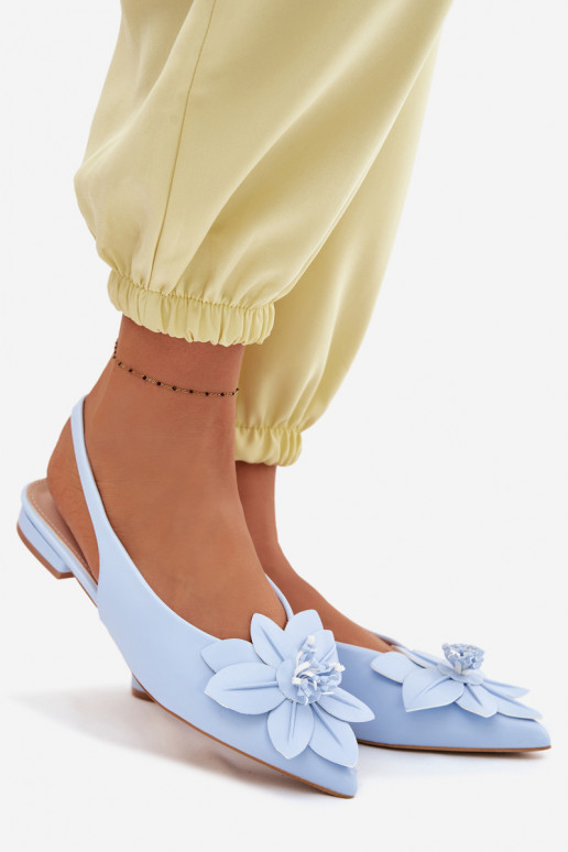 Damensandalen mit breiten AbsätzenDekoracyjnym Eine Blume blaue Farbe Telivette