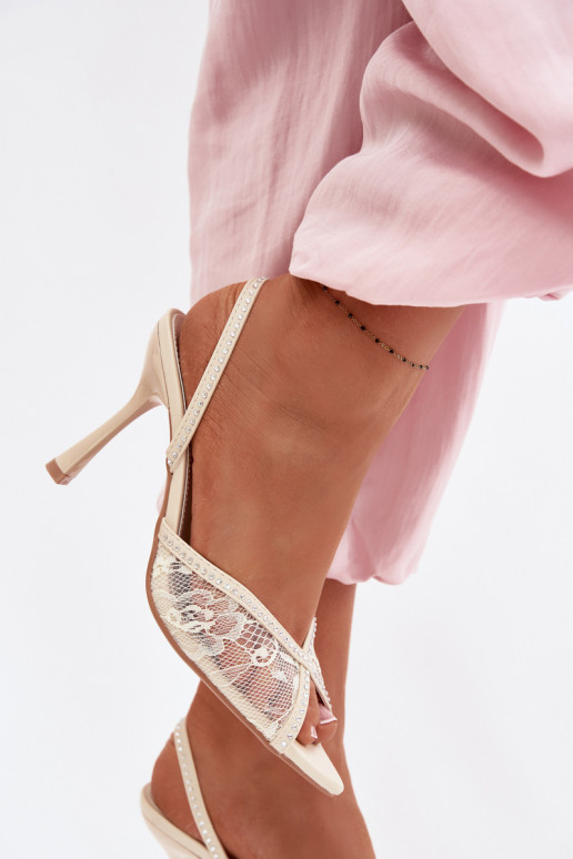 Damensandalen mit dünnen Absätzen mit Spitze I Zdobieniem Beige Melivelle