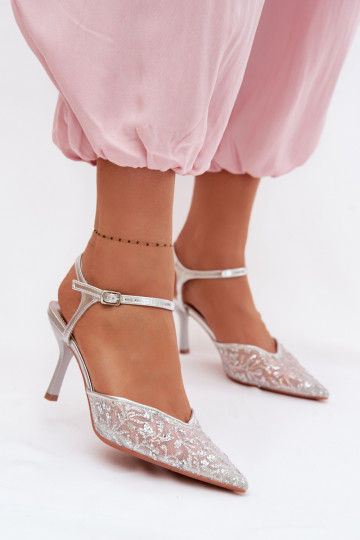 Netz Damensandalen mit dünnen Absätzenmit Glanzującym Zdobieniem Silberfarbe Laria 2