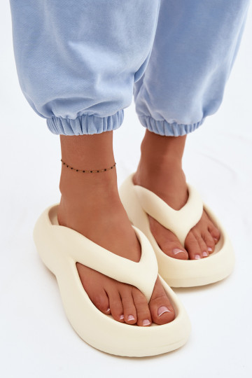 Damenhausschuhe mit Schaumstoff Hausschuhe elfenbeinfarbe Roux