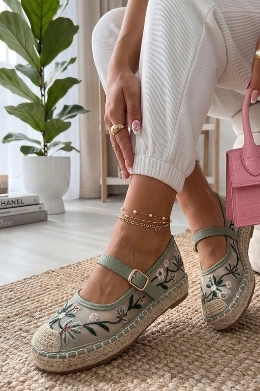 Grüne Espadrilles mit bestickten...