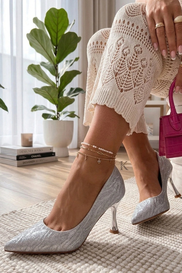 Silberne High Heels mit glänzender Verzierung Gwyneira
