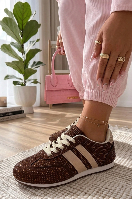 Braune Sneakers mit Zirkonsteinen...