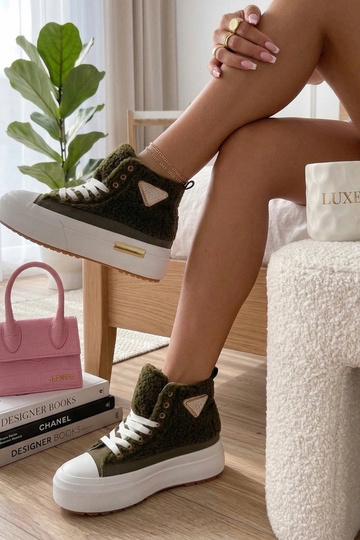 Grüne kuschelige Sneakers... 2