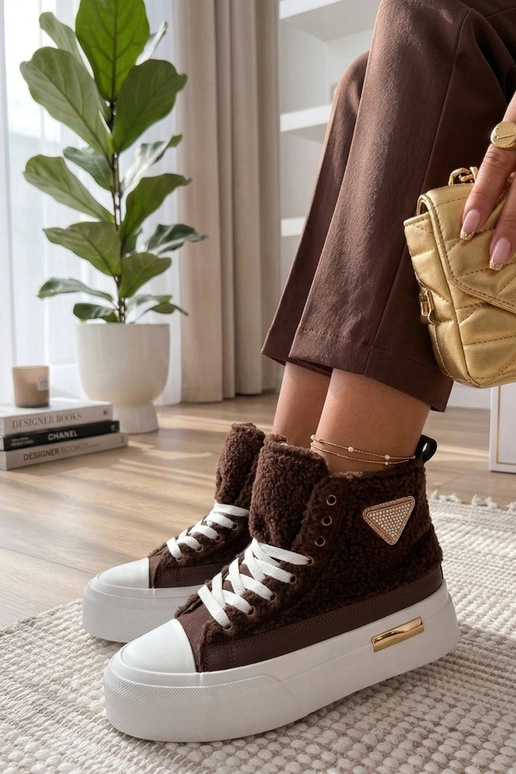Braune kuschelige Sneakers mit...