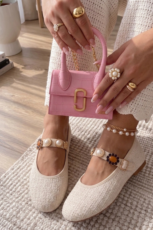 Sandfarbene Ballerinas mit...