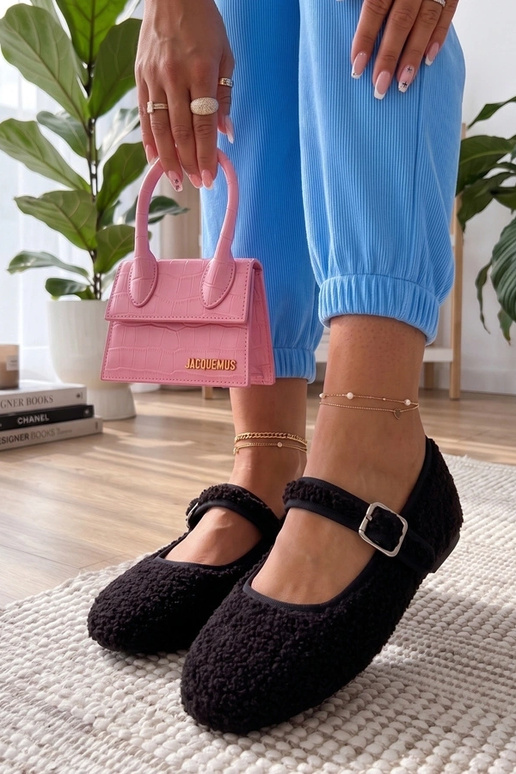 Schwarze gefütterte Ballerinas mit...