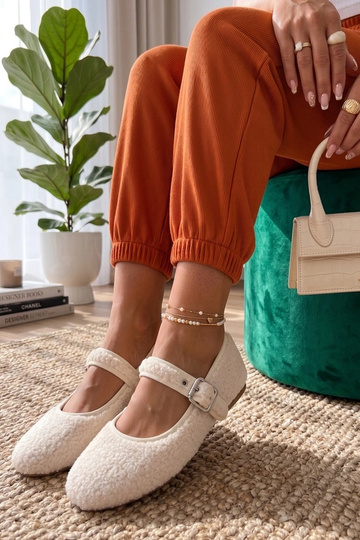 Weiße gefütterte Ballerinas...