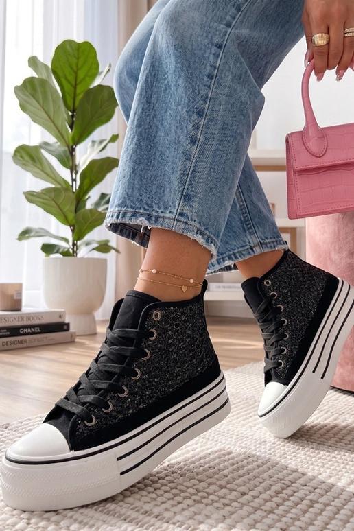 Schwarze Sneakers über dem Knöchel Piper