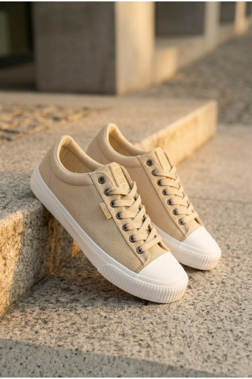 Herren niedrige Freizeitschuhe sandfarbene Farbe