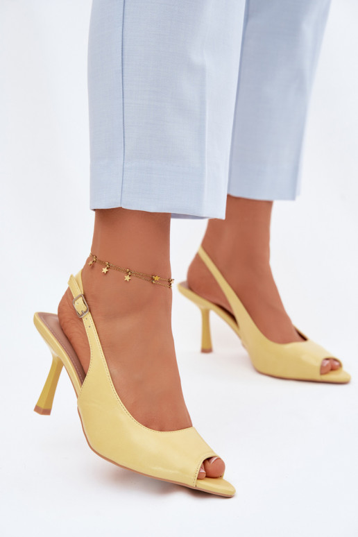 Damen Sandalen mit dünnen Absätzen in gelb Sevina