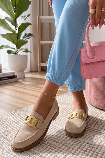 Sandfarbene Mokassins mit...