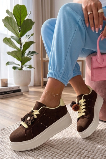 Braune Sneakers auf Plattform Oktawia 2