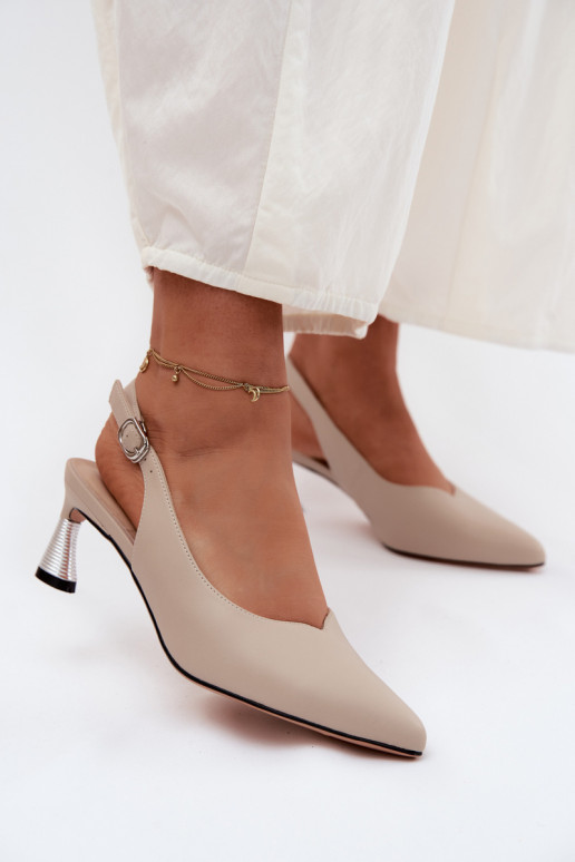 Sandfarbene Damen-Sandalen mit Absätzen Vinceza 66922