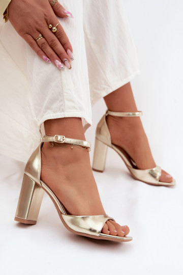 Damen-Sandalen mit hohen AbsätzenImitacji Skóry goldene Farbe Melvra