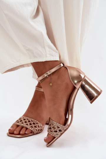 Champagnerfarbene Damen-High-Heels-Sandalen mit Zöpfen Felena 2