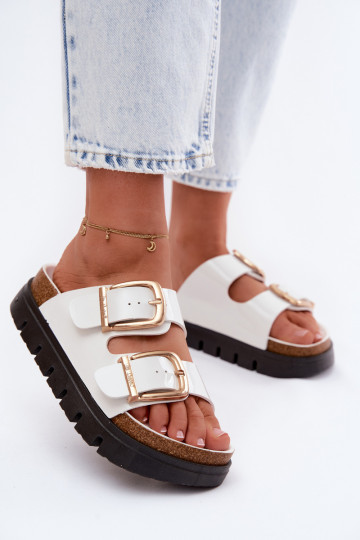 Weiße lackierte Damen-Slipper mit Plattform und goldenen Schnallen Lee Cooper LCIN-26-35-4460L