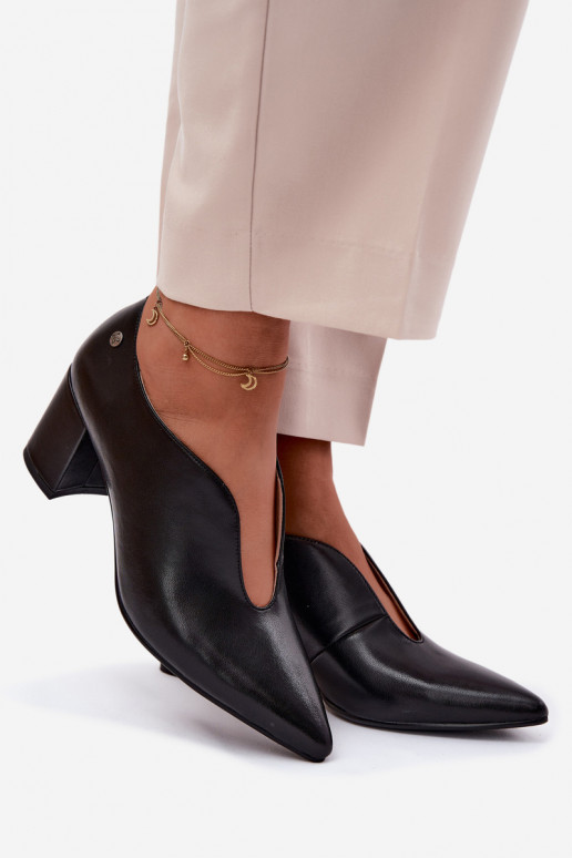 Schwarze Leder-Damenschuhe mit Absatz Tai turiciejka K7469-01