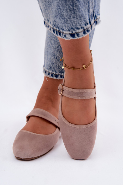 Ballerinas mit Riemchen und goldenen Accessoires mit Schnallen in Sandfarbe Kelisa