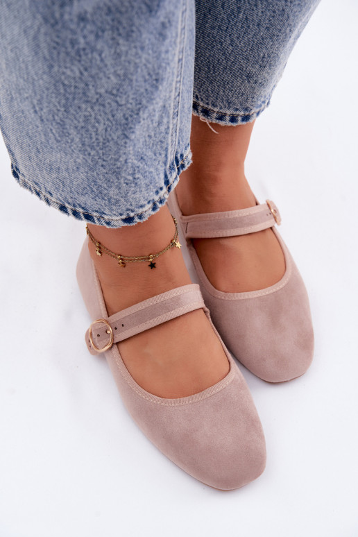 Ballerinas mit Riemchen und goldenen Accessoires mit Schnallen in Sandfarbe Kelisa