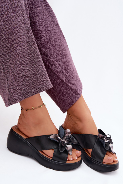 Lederhausschuhe mit einer Plattform Mit Dekorationen Eine Blume Vinceza 41511 schZuarze Farbe