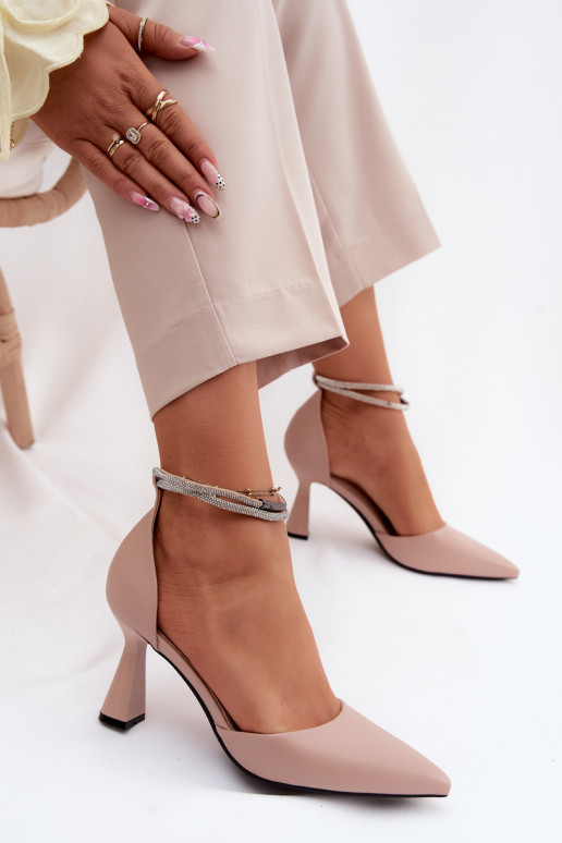 Beige Schuhe mit kleinem Absatz und glänzenden Riemen Vinceza 62283