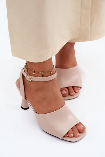 Beige Damen-Sandalen mit kleinen Absätzen Vinceza 62297