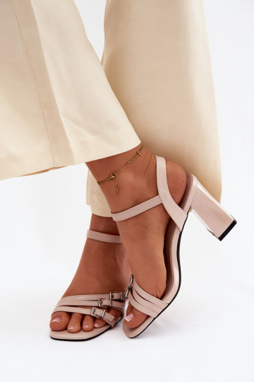 Beige Damen-Sandalen mit kleinen Absätzen und Riemen Vinceza 62310 2
