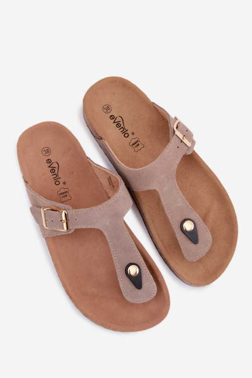 Sandfarbene Slipper aus Kunstveloursleder mit goldenen Schnallen Honey