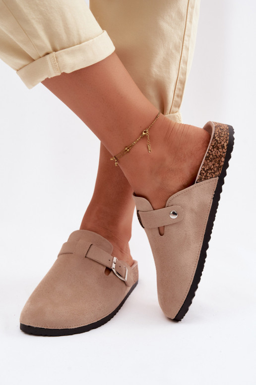 Sandfarbene Slipper mit Schnallen Lacey