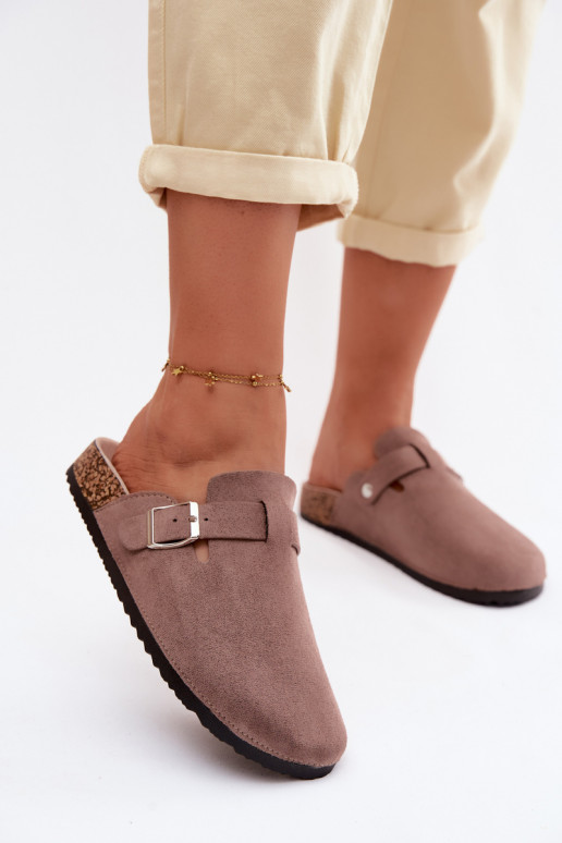 Sandfarbene Slipper mit Schnallen Lacey