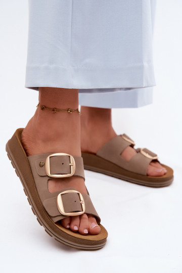 Lederne Slipper mit Schnallen in Sandfarbe 2