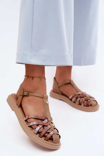Lederne flache Sandalen für Frauen mit Riemen in Sandfarbe