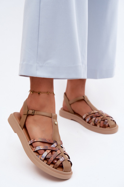 Lederne flache Sandalen für Frauen mit Riemen in Sandfarbe