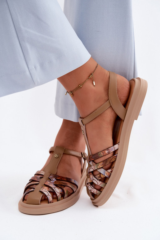 Lederne flache Sandalen für Frauen mit Riemen in Sandfarbe